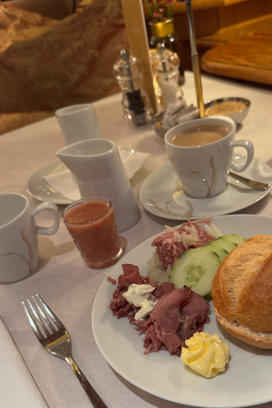 Frühstück erstklassig...