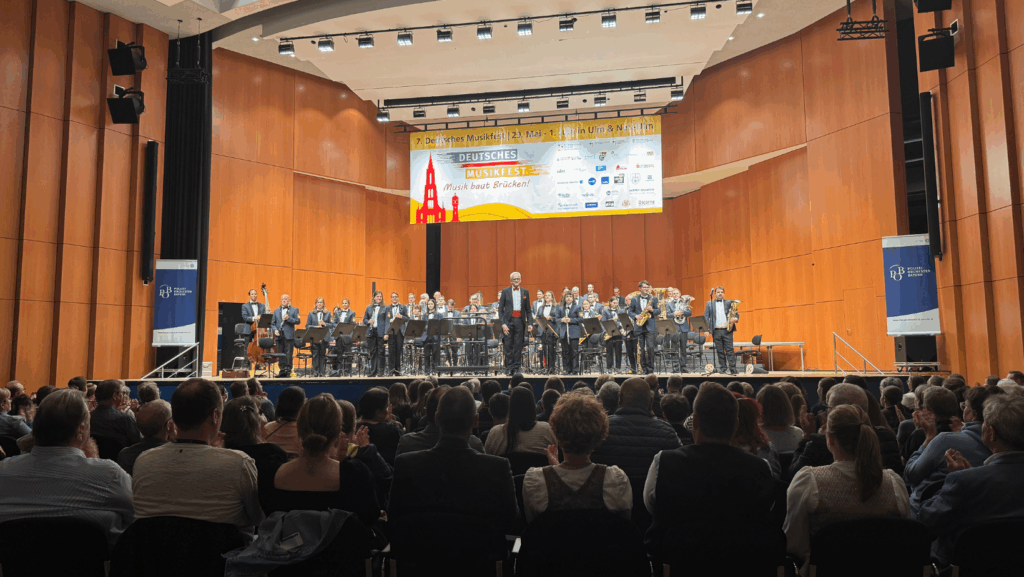 Polizeiorchester Bayern beim Deutschen Musikfest in UlmNeu-Ulm